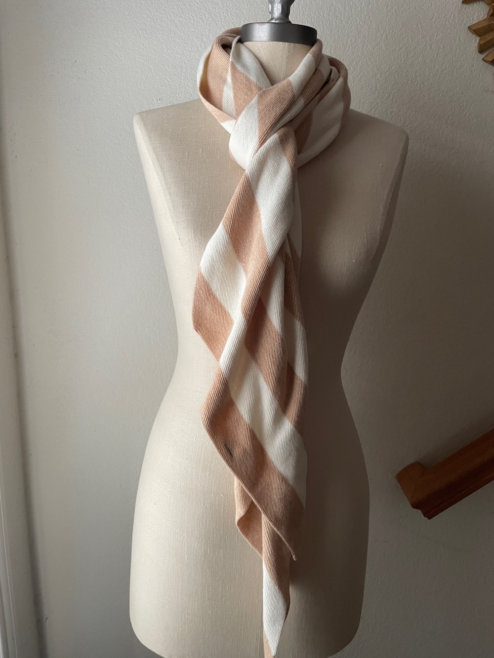 GAP
scarf